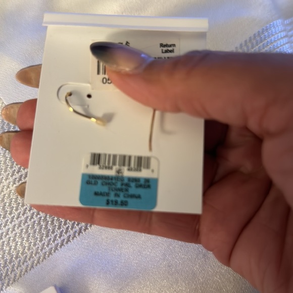 These gold tone droplet earrings with stones - Picture 2 of 5